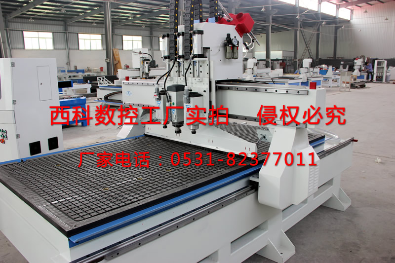 多功能數(shù)控開料機2 多功能數(shù)控開料機2
